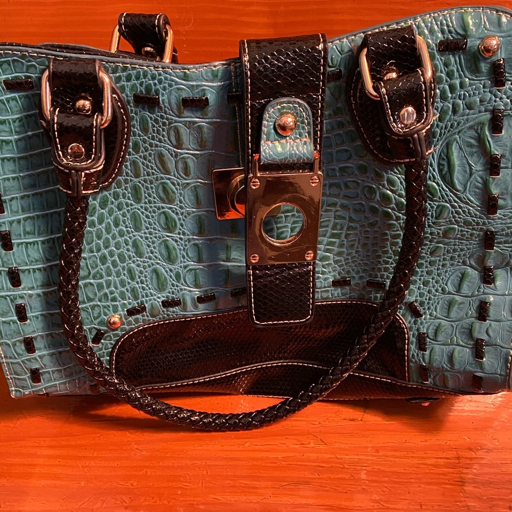 M.C. Purse (Marc Chantal)